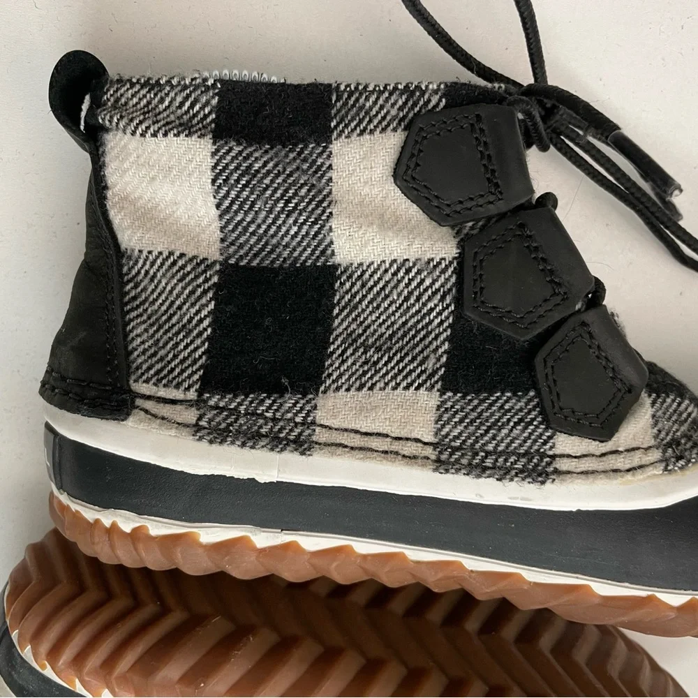 Sorel Out 'n About X Madewell Boots Rain Snow Ankle Flannel Buffalo Check Black - Picture 8 of 15